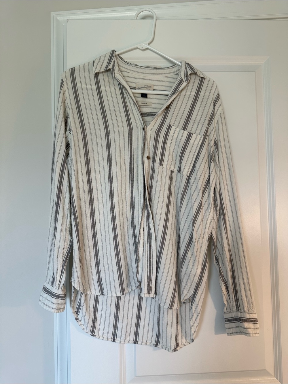 Universal Thread Striped Linen Button Up Xtra small